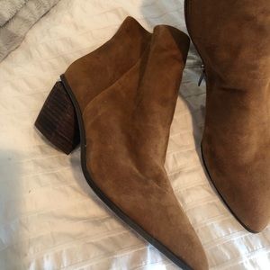 SOLD*****Vince Camuto suede booties
